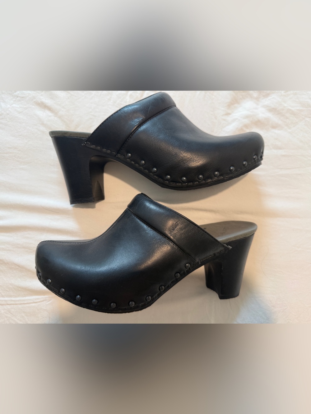 Dansko Black Leather Heeled Slip-On Mules